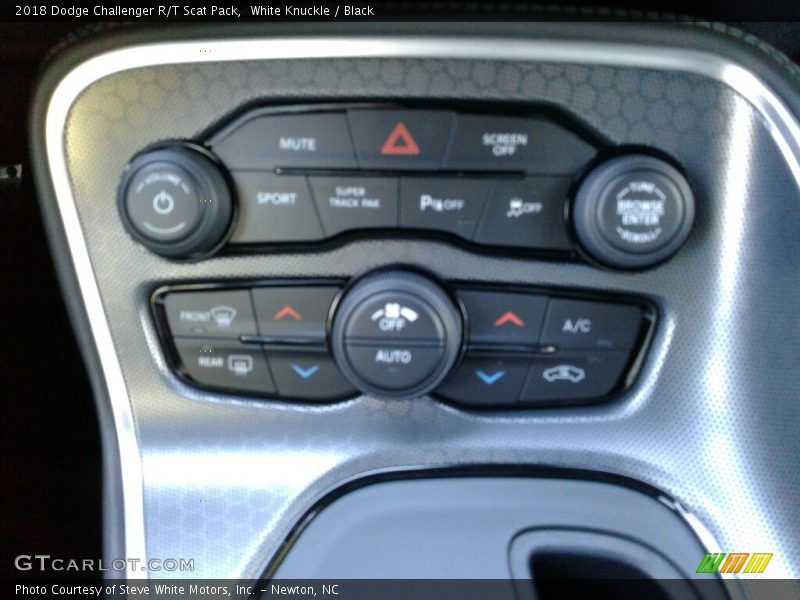 White Knuckle / Black 2018 Dodge Challenger R/T Scat Pack
