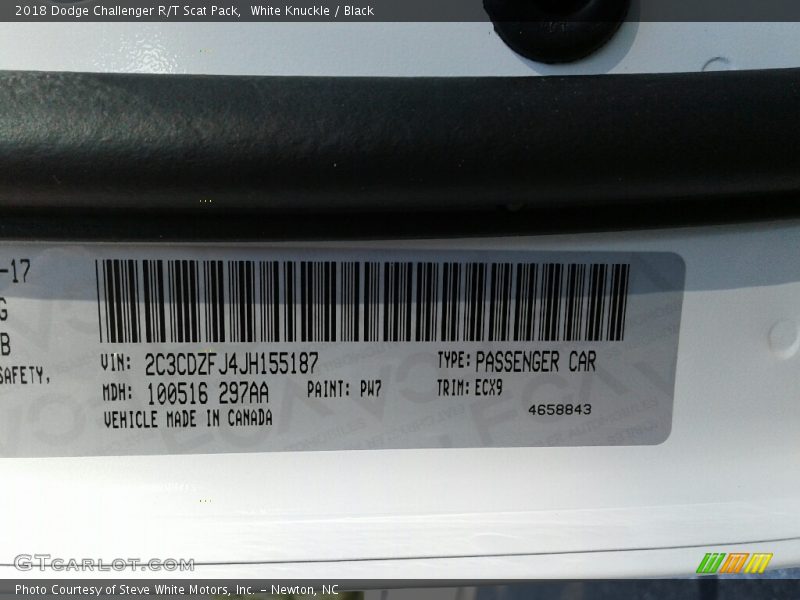 White Knuckle / Black 2018 Dodge Challenger R/T Scat Pack