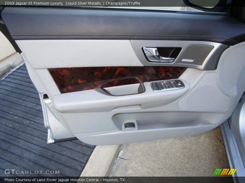 Liquid Silver Metallic / Champagne/Truffle 2009 Jaguar XF Premium Luxury