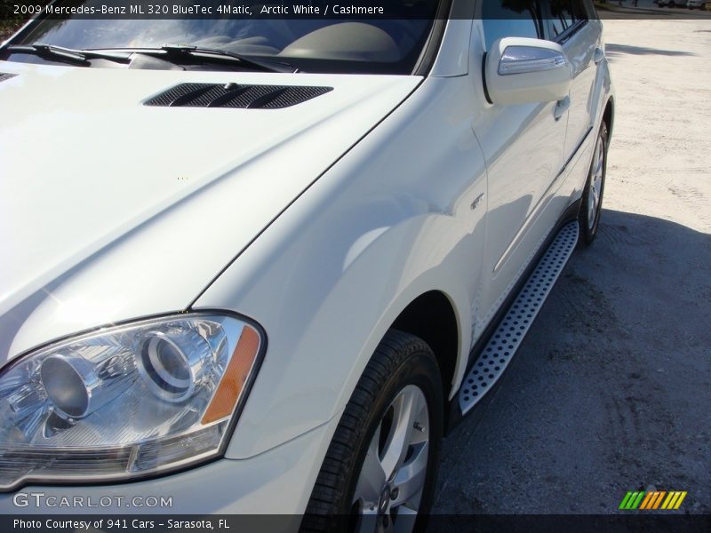 Arctic White / Cashmere 2009 Mercedes-Benz ML 320 BlueTec 4Matic