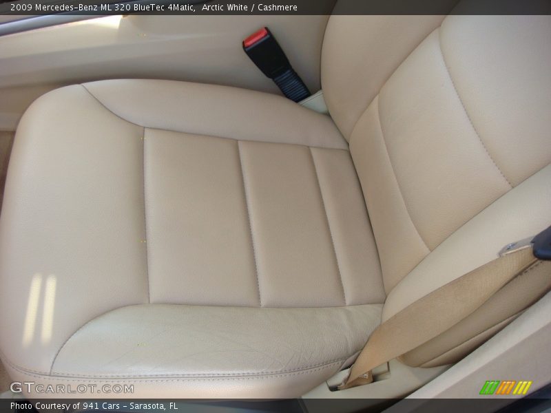 Arctic White / Cashmere 2009 Mercedes-Benz ML 320 BlueTec 4Matic