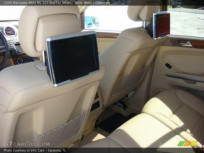 Arctic White / Cashmere 2009 Mercedes-Benz ML 320 BlueTec 4Matic