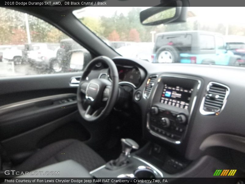DB Black Crystal / Black 2018 Dodge Durango SXT AWD