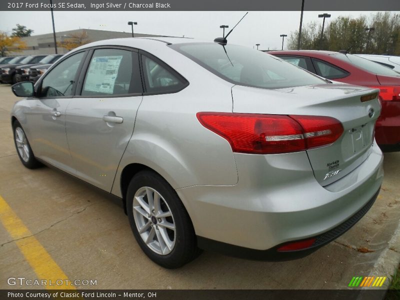 Ingot Silver / Charcoal Black 2017 Ford Focus SE Sedan