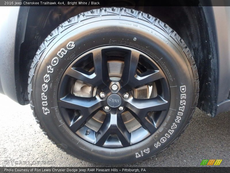 Bright White / Black 2016 Jeep Cherokee Trailhawk 4x4