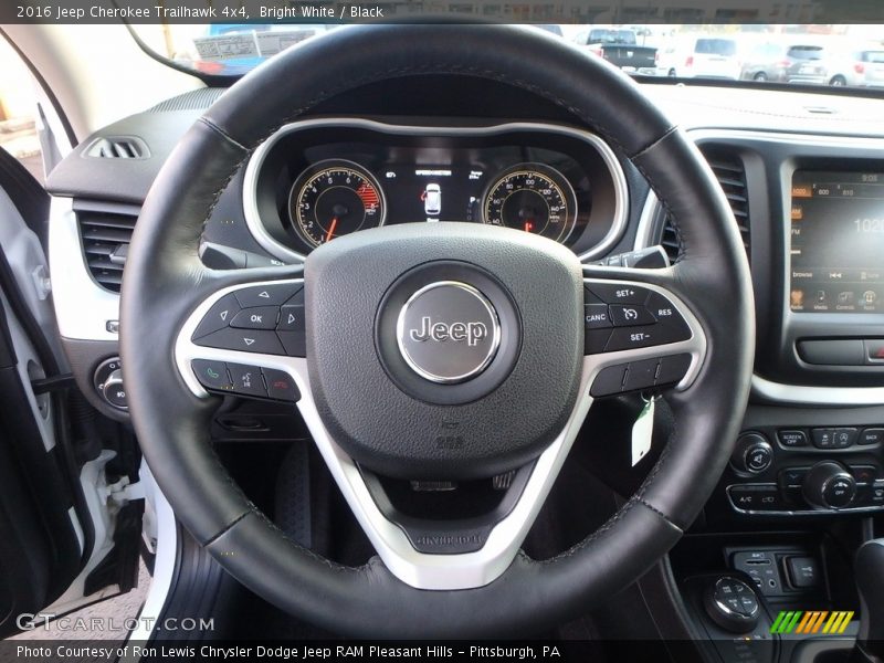 Bright White / Black 2016 Jeep Cherokee Trailhawk 4x4
