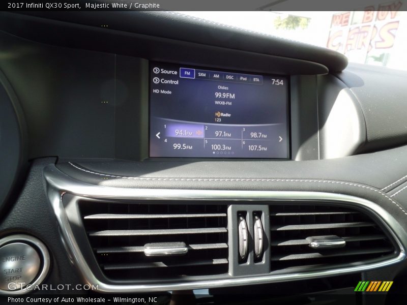 Majestic White / Graphite 2017 Infiniti QX30 Sport