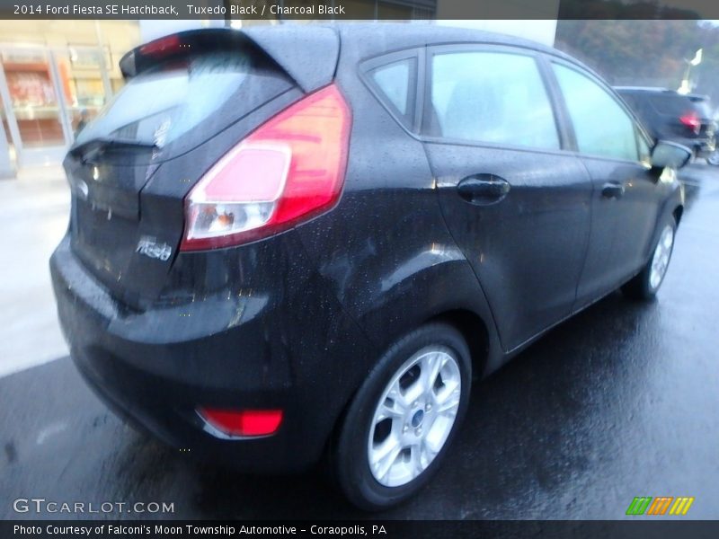 Tuxedo Black / Charcoal Black 2014 Ford Fiesta SE Hatchback