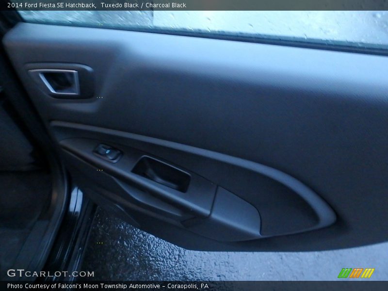 Tuxedo Black / Charcoal Black 2014 Ford Fiesta SE Hatchback