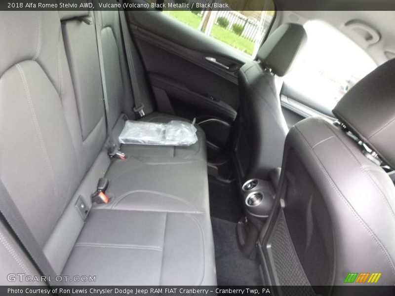 Vulcano (Volcano) Black Metallic / Black/Black 2018 Alfa Romeo Stelvio AWD