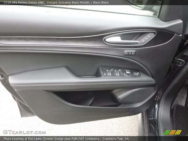 Vulcano (Volcano) Black Metallic / Black/Black 2018 Alfa Romeo Stelvio AWD