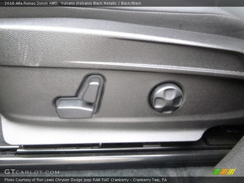 Vulcano (Volcano) Black Metallic / Black/Black 2018 Alfa Romeo Stelvio AWD