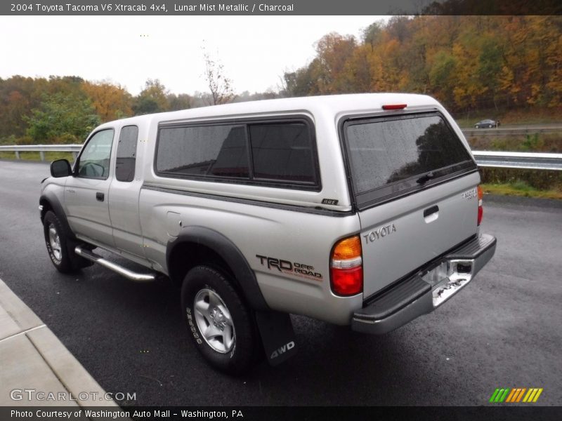 Lunar Mist Metallic / Charcoal 2004 Toyota Tacoma V6 Xtracab 4x4