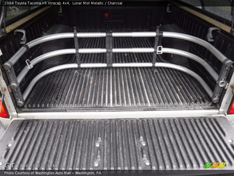 Lunar Mist Metallic / Charcoal 2004 Toyota Tacoma V6 Xtracab 4x4