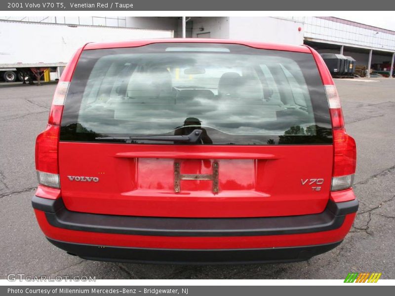 Venetian Red / Taupe 2001 Volvo V70 T5