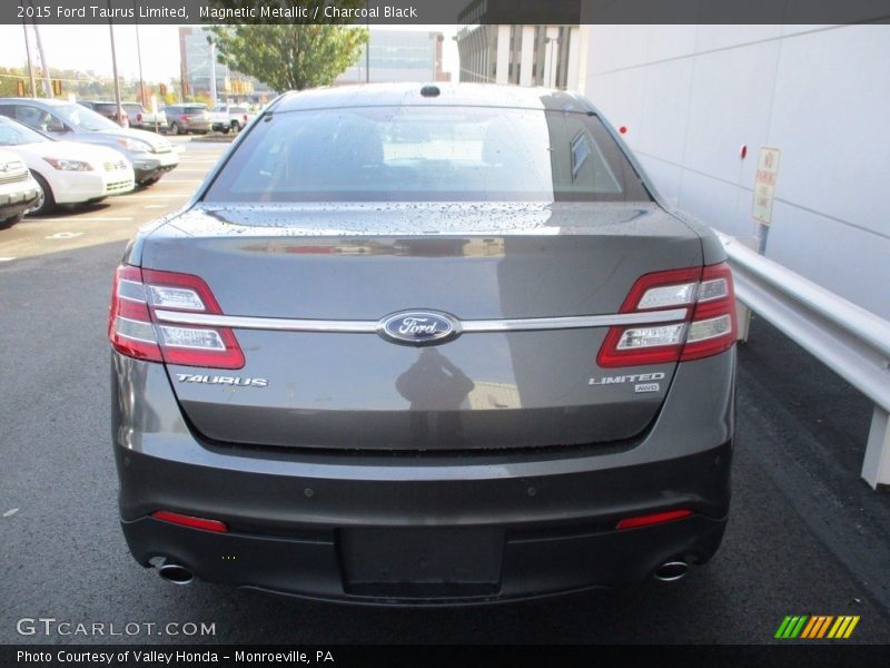 Magnetic Metallic / Charcoal Black 2015 Ford Taurus Limited