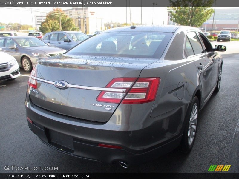 Magnetic Metallic / Charcoal Black 2015 Ford Taurus Limited