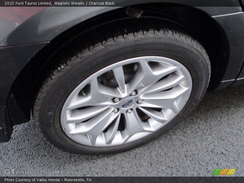 Magnetic Metallic / Charcoal Black 2015 Ford Taurus Limited