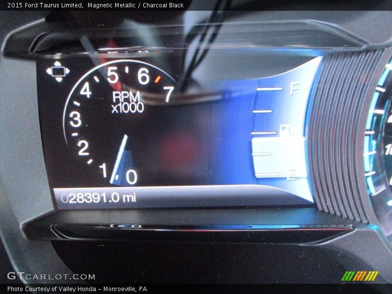 Magnetic Metallic / Charcoal Black 2015 Ford Taurus Limited