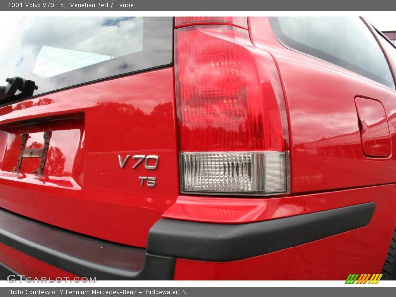 Venetian Red / Taupe 2001 Volvo V70 T5