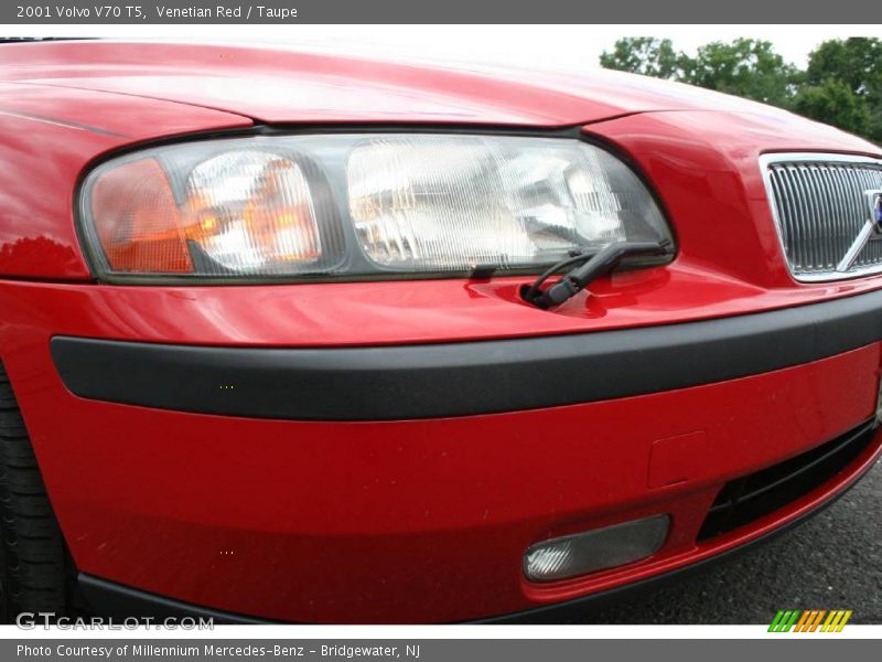 Venetian Red / Taupe 2001 Volvo V70 T5