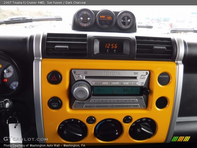 Sun Fusion / Dark Charcoal 2007 Toyota FJ Cruiser 4WD