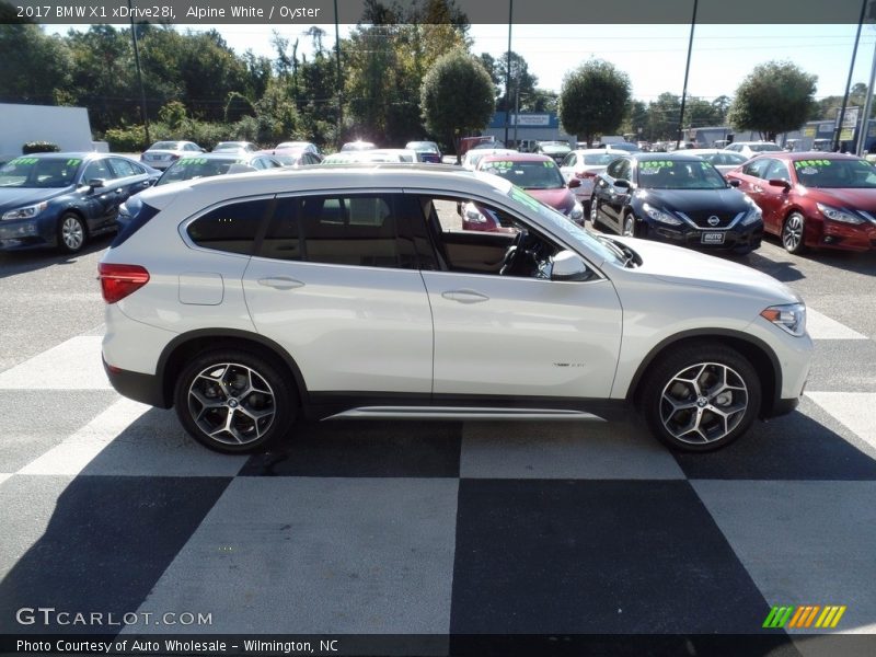 Alpine White / Oyster 2017 BMW X1 xDrive28i