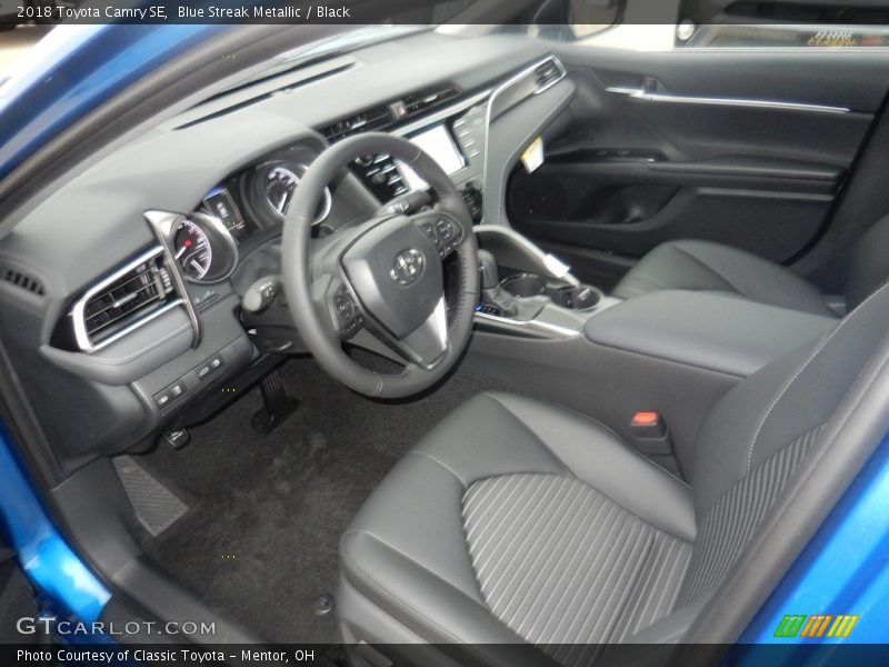 Blue Streak Metallic / Black 2018 Toyota Camry SE
