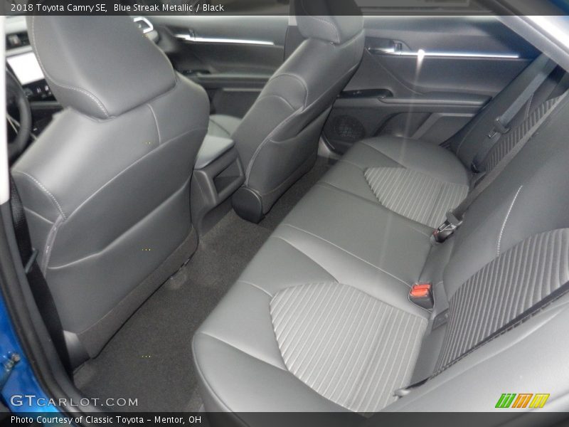 Blue Streak Metallic / Black 2018 Toyota Camry SE