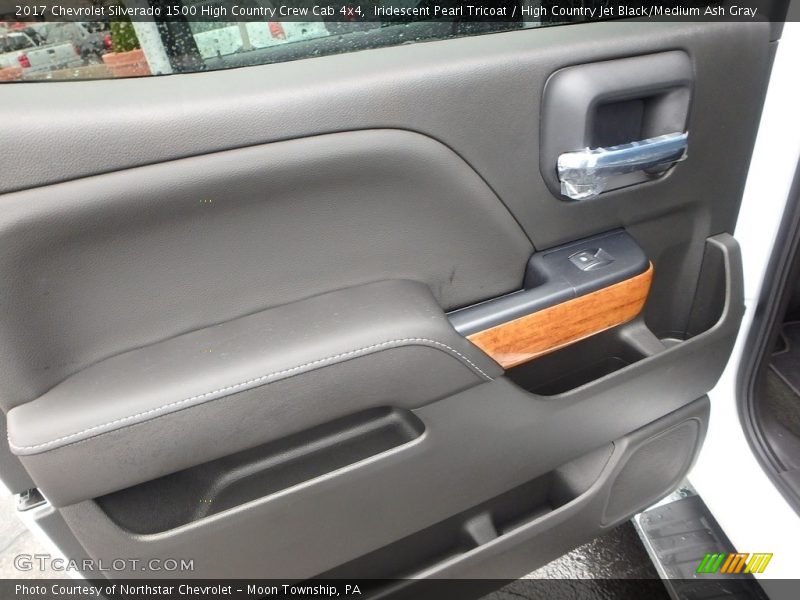 Iridescent Pearl Tricoat / High Country Jet Black/Medium Ash Gray 2017 Chevrolet Silverado 1500 High Country Crew Cab 4x4