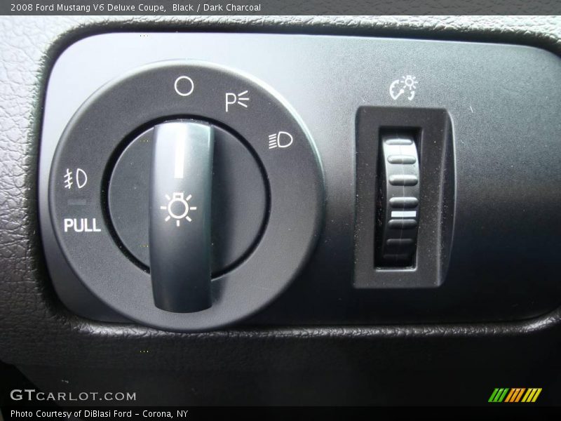 Black / Dark Charcoal 2008 Ford Mustang V6 Deluxe Coupe