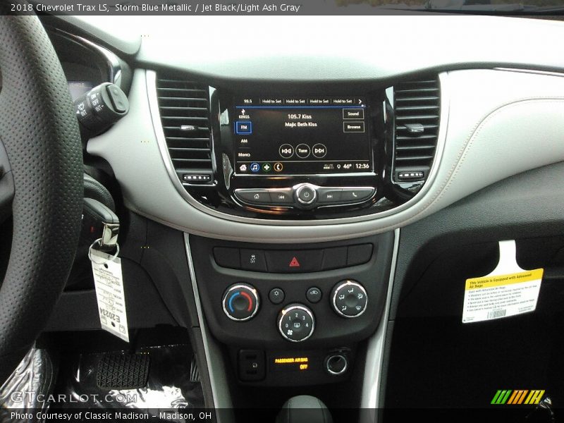 Storm Blue Metallic / Jet Black/Light Ash Gray 2018 Chevrolet Trax LS