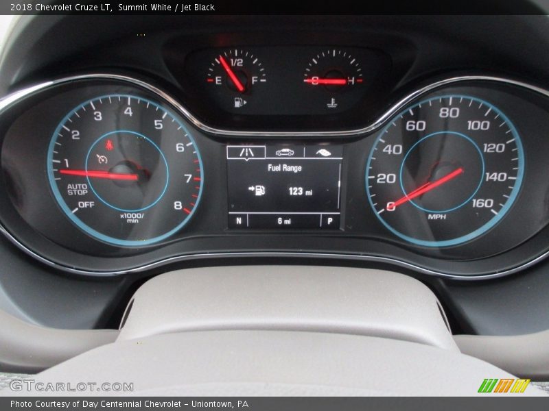 Summit White / Jet Black 2018 Chevrolet Cruze LT