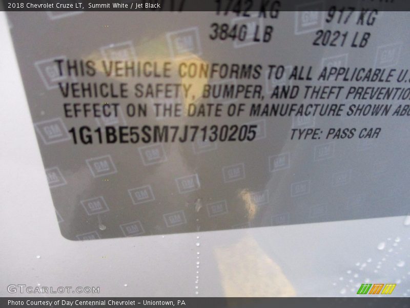 Summit White / Jet Black 2018 Chevrolet Cruze LT