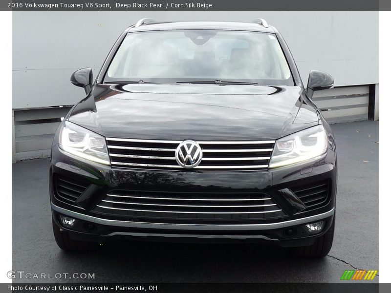 Deep Black Pearl / Corn Silk Beige 2016 Volkswagen Touareg V6 Sport