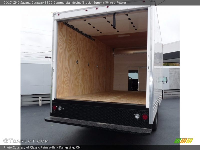 Summit White / Pewter 2017 GMC Savana Cutaway 3500 Commercial Moving Truck