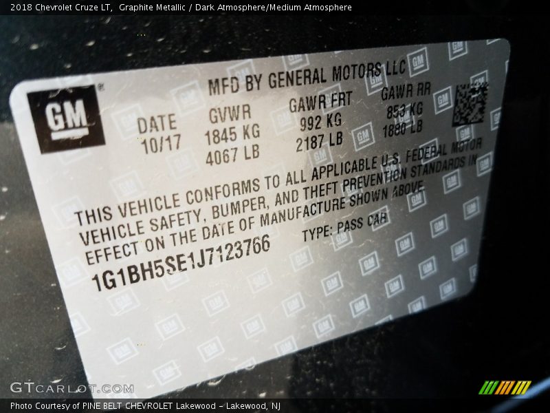 Graphite Metallic / Dark Atmosphere/Medium Atmosphere 2018 Chevrolet Cruze LT