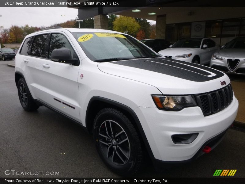 Bright White / Black 2017 Jeep Grand Cherokee Trailhawk 4x4