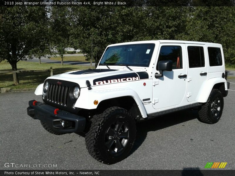 Front 3/4 View of 2018 Wrangler Unlimited Rubicon Recon 4x4