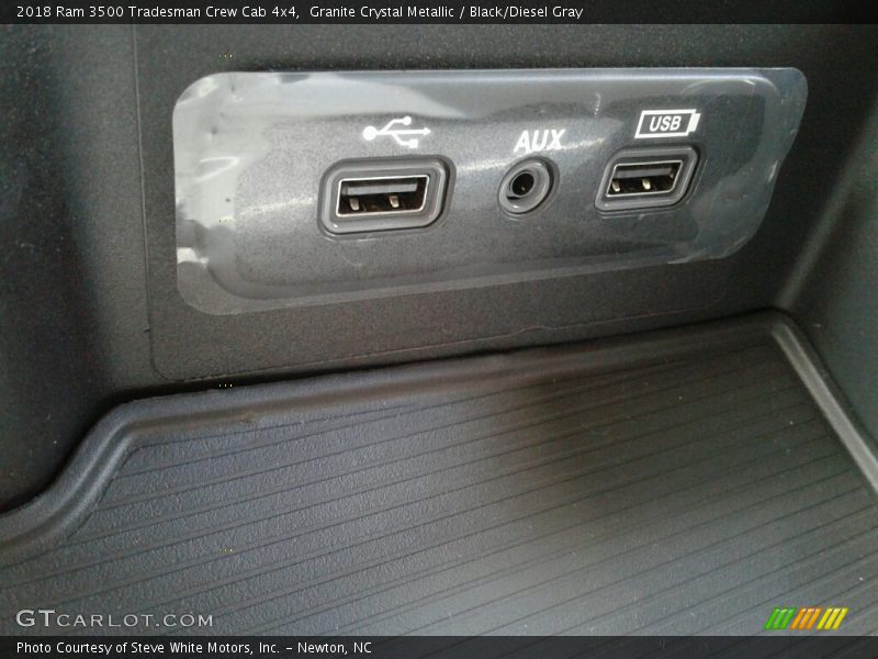 Granite Crystal Metallic / Black/Diesel Gray 2018 Ram 3500 Tradesman Crew Cab 4x4