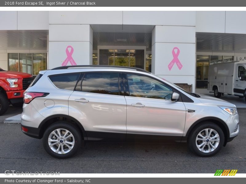 Ingot Silver / Charcoal Black 2018 Ford Escape SE