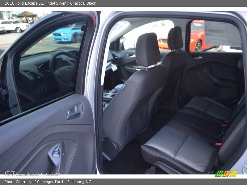 Ingot Silver / Charcoal Black 2018 Ford Escape SE