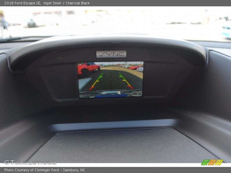 Ingot Silver / Charcoal Black 2018 Ford Escape SE