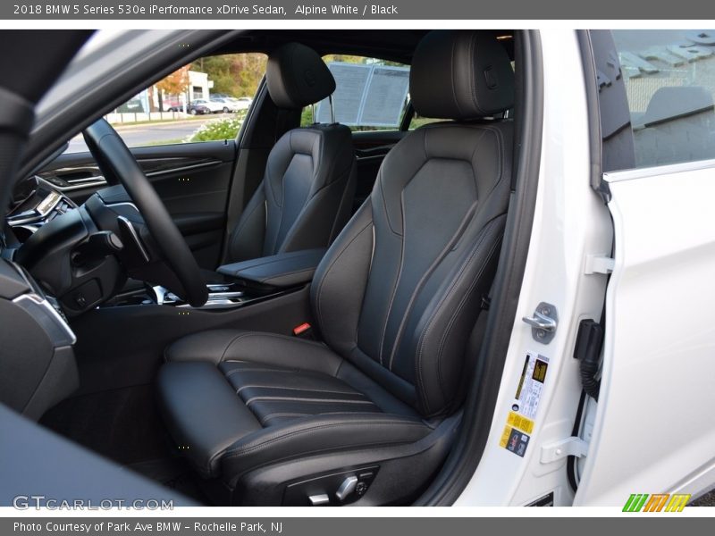 Front Seat of 2018 5 Series 530e iPerfomance xDrive Sedan