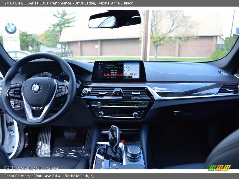Dashboard of 2018 5 Series 530e iPerfomance xDrive Sedan
