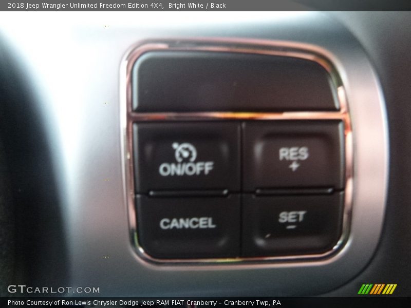 Bright White / Black 2018 Jeep Wrangler Unlimited Freedom Edition 4X4