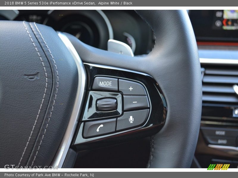 Controls of 2018 5 Series 530e iPerfomance xDrive Sedan