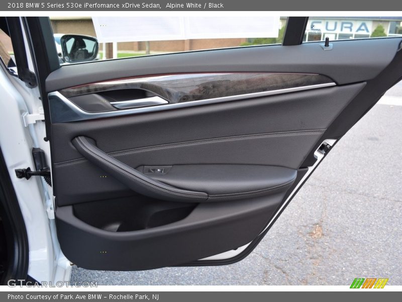 Door Panel of 2018 5 Series 530e iPerfomance xDrive Sedan