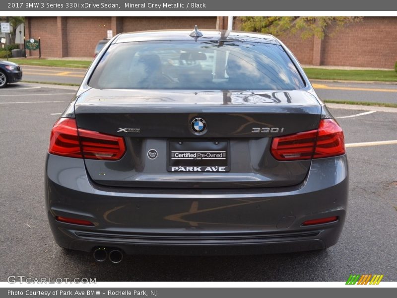 Mineral Grey Metallic / Black 2017 BMW 3 Series 330i xDrive Sedan
