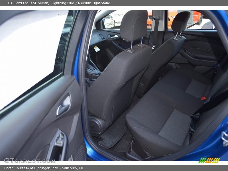 Lightning Blue / Medium Light Stone 2018 Ford Focus SE Sedan
